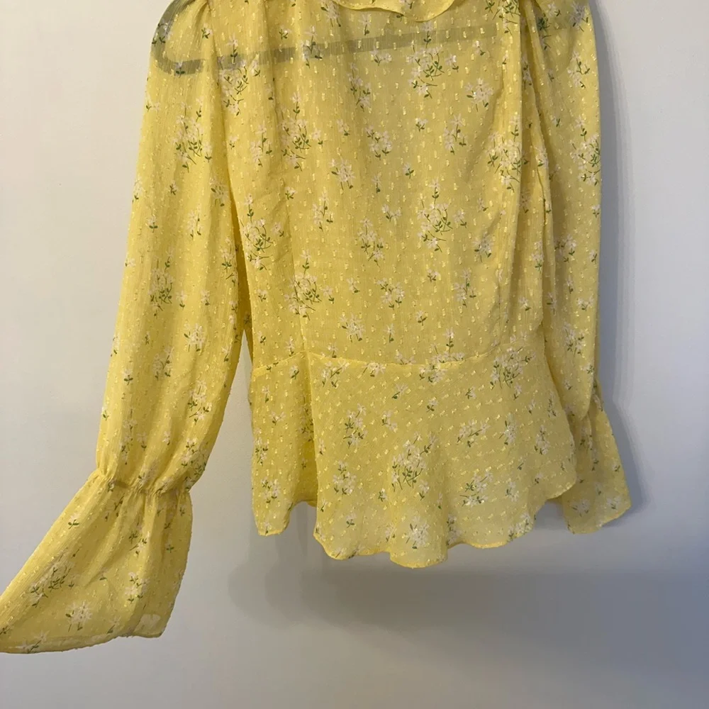 Elegant Yellow Floral Ruffle Blouse - Picture 2 of 5